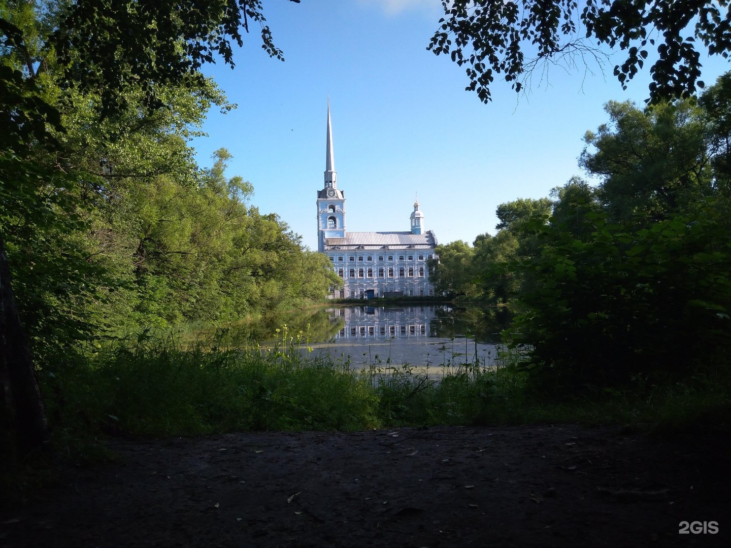 Петропавловский храм Ярославль парк