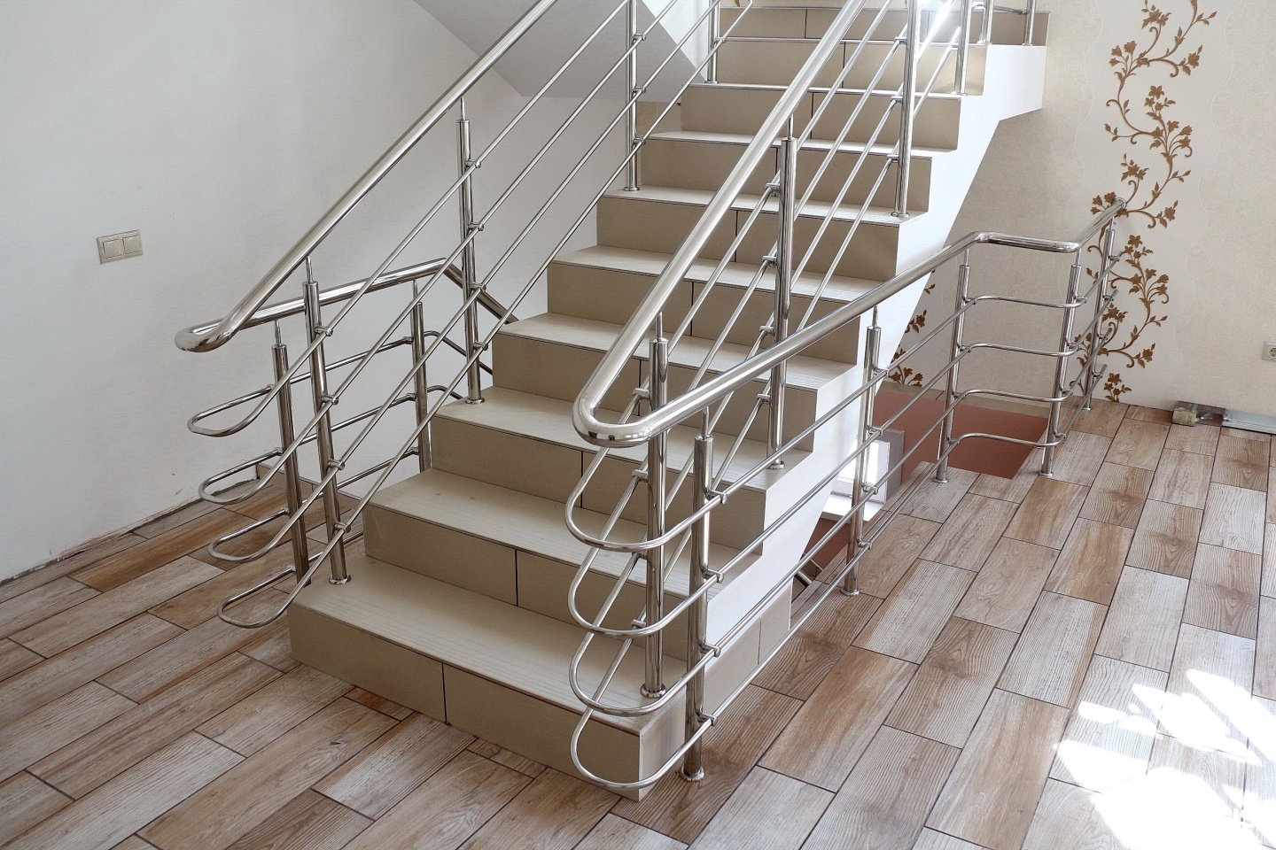 ограждение перильное (н=900мм нерж. подвесные конструкции из нержавейки. T-105 sss поручень для лестничных ограждений. ограждение лестниц олг 1000-45-1250. нержавейка иркутск.