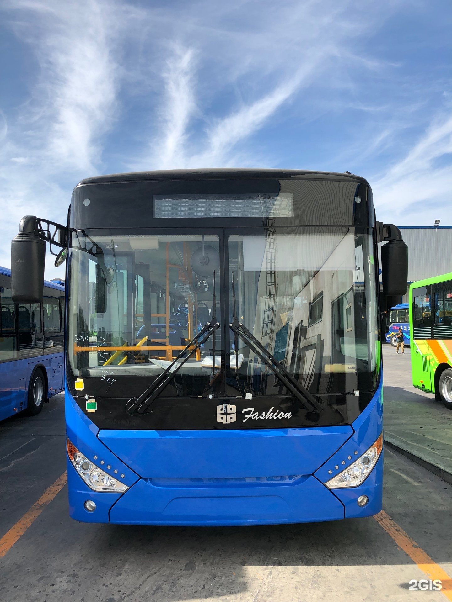 Zhongtong bus. Zhongtong 6105. Автобус китайский Zhong Tong. Zhong Tong lck6105hg салон. Zhong Tong Bus lck6105hg.