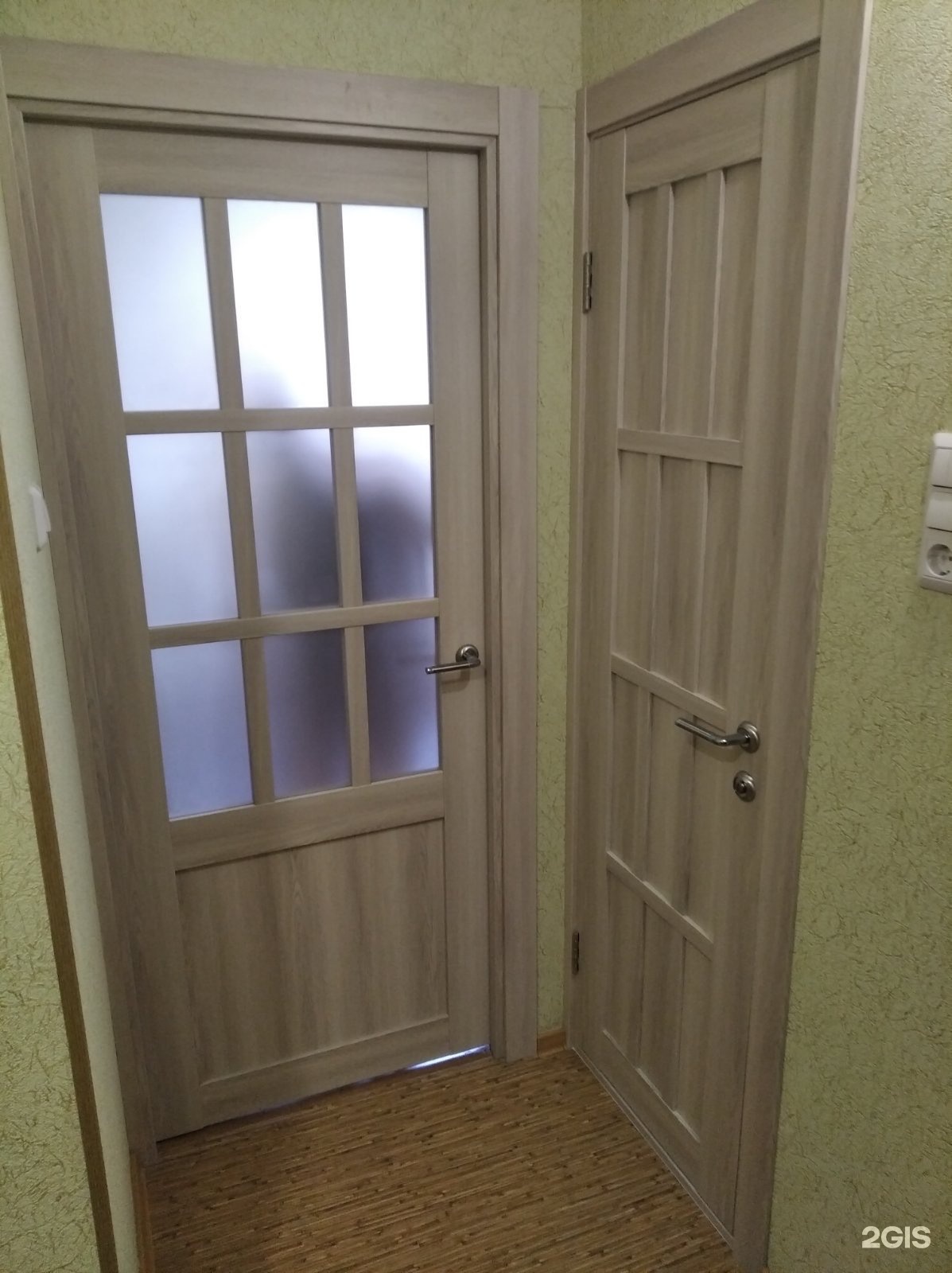 установленная межкомнатная дверь. установка межкомнатных дверей в тюмени. михайловск двери цены. установка межкомнатных дверей в тюмени. гигант двери.