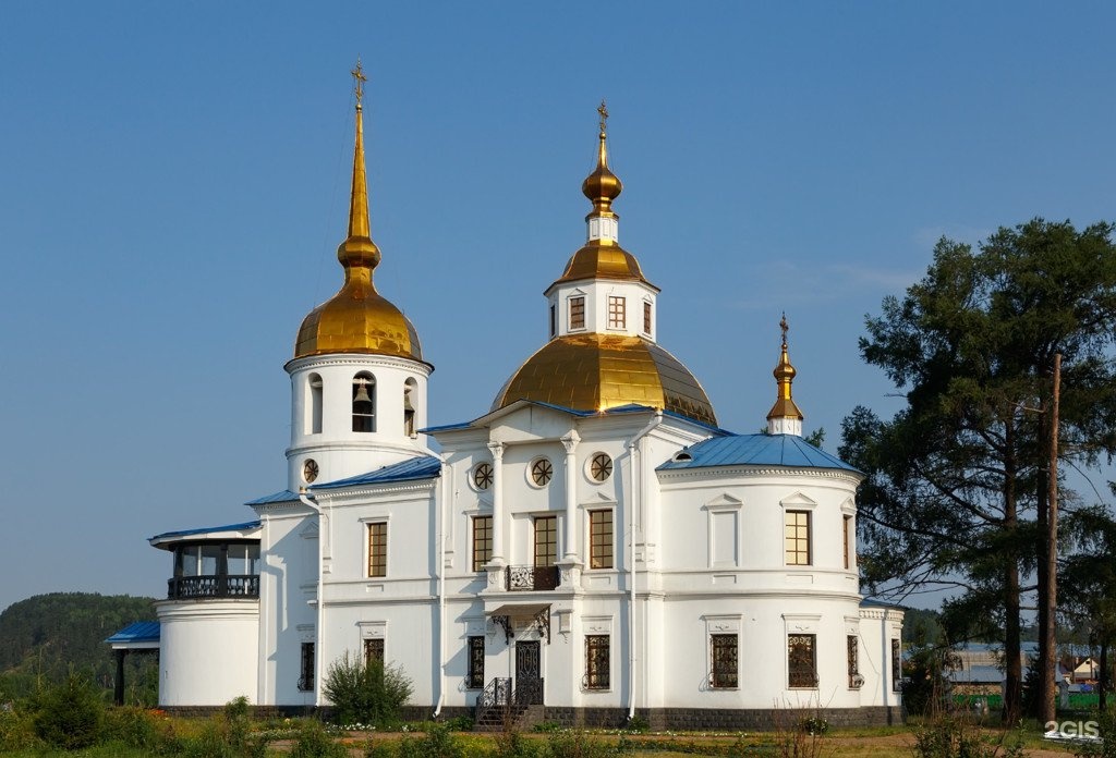 Храм куда. Храм Казанской иконы Божией матери Борисоглебск. Юхнов собор Казанской иконы Божией матери. Храм Казанской иконы Божией матери Екатеринбург. Храм иконы Казанской Божьей матери в Тропарево.