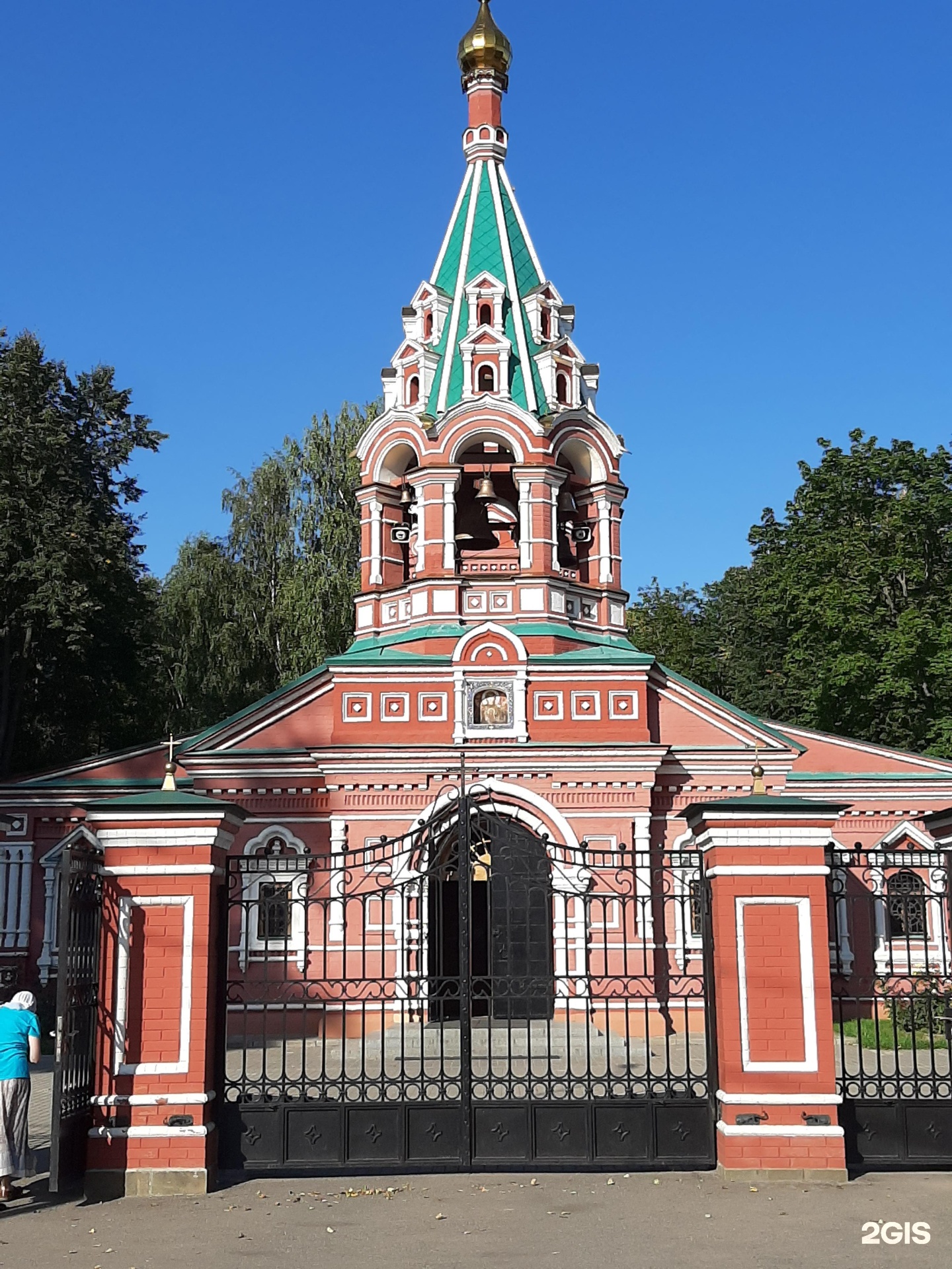 Знаменский храм красногорск. Знаменская Церковь Красногорск. Церковь знамения в Красногорске. Знаменский храм Красногорск фасад. Знаменский храм духовная достопримечательность Красногорска.