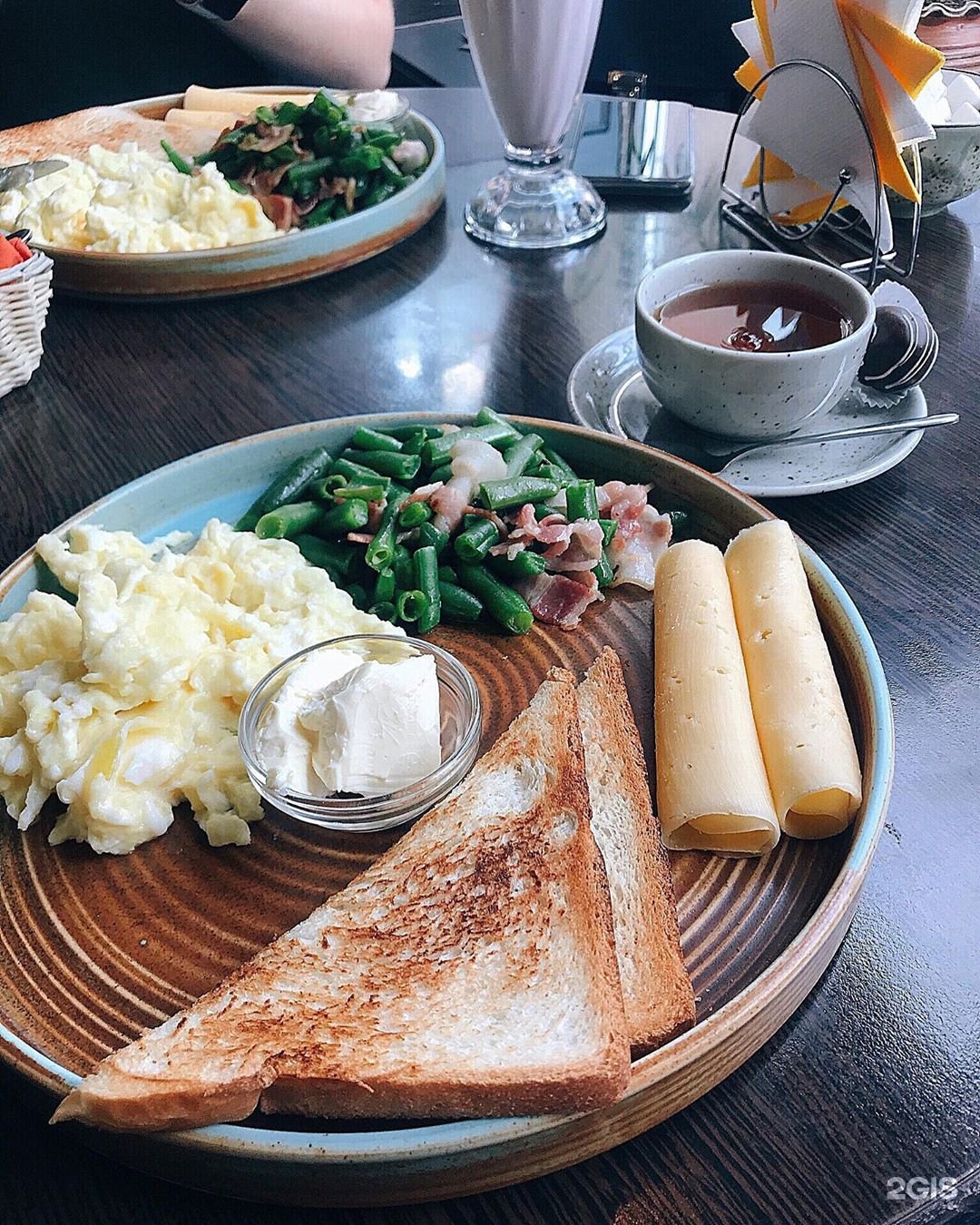 Кафе в пензе недорого и вкусно. Арт кафе месье Жан Поль Пенза. Жан Поль Завтраки Пенза. Москоу Пенза. Кафе Москоу Пенза.