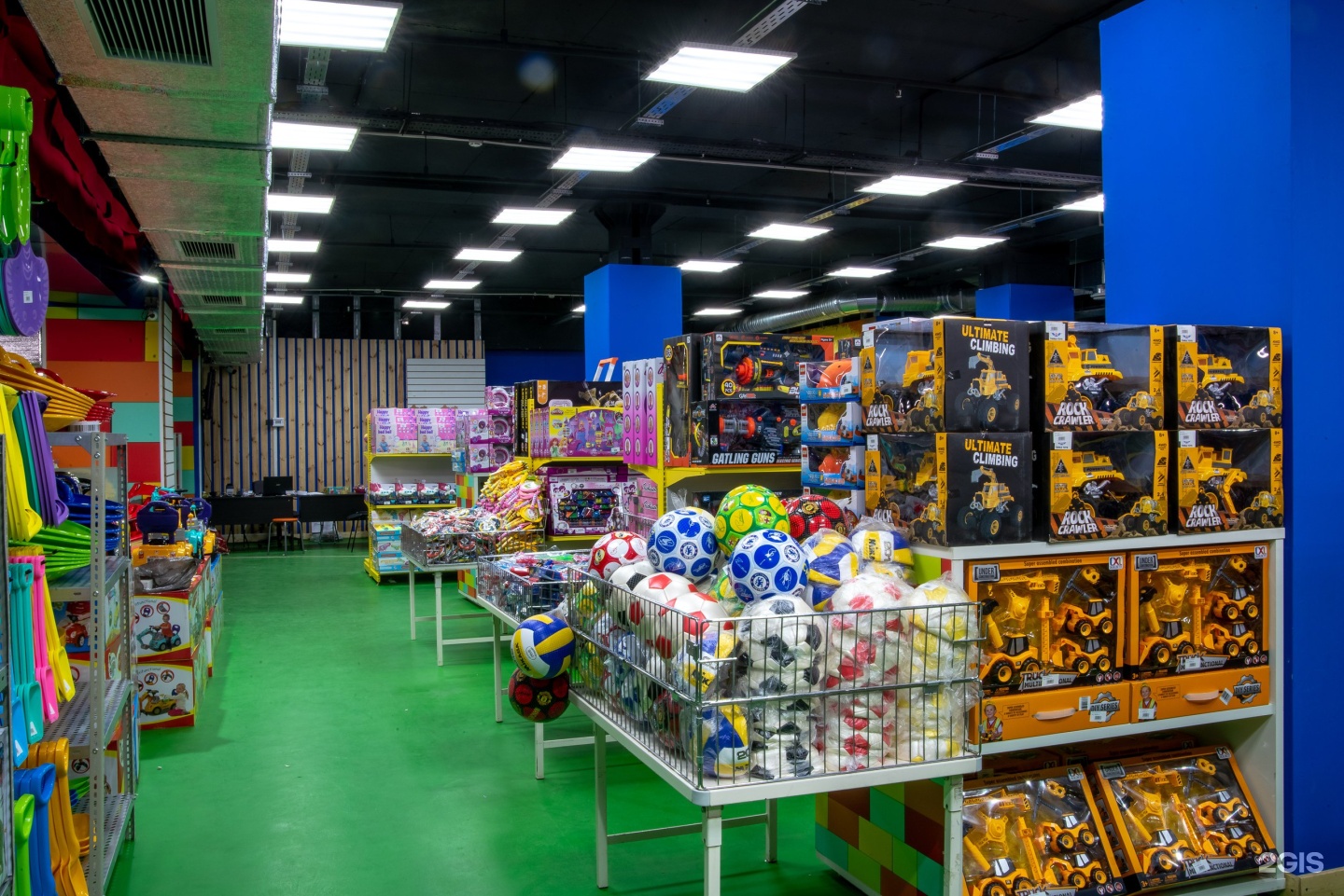 Игрушки белоруссия. Игрушки из киоска. Павильон с игрушками. Павильон игрушек. Павильон с игрушками.