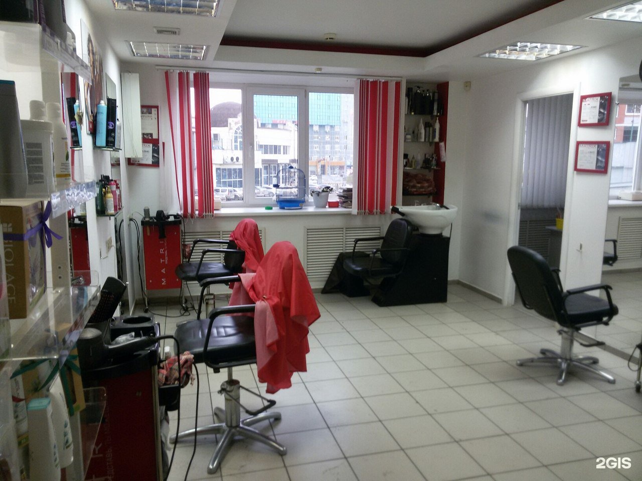Киев парикмахерская чародейка фото. Салон парикмахерская ижевск. Парикмахерская ижевск. Салон парикмахерская ижевск. Две услуги ижевск салон красоты.