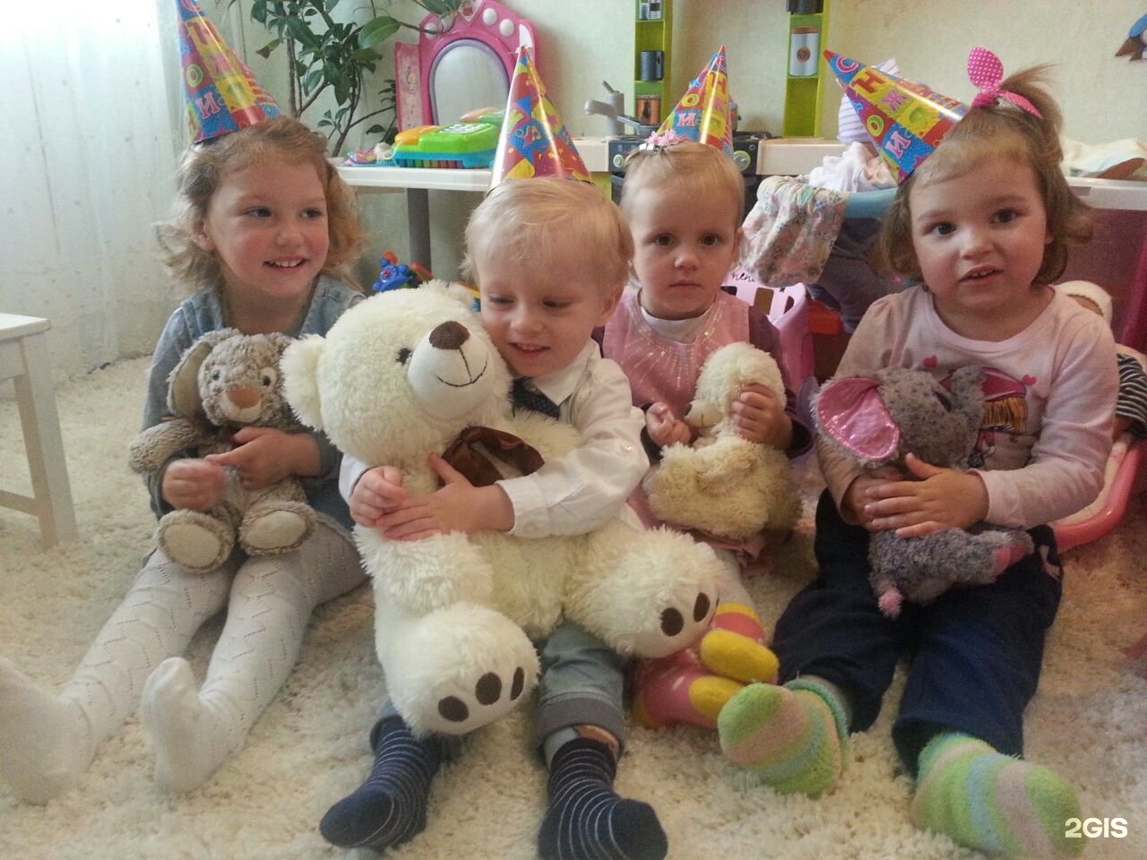 игровой уголок для детей. ясли с 2 месяцев москва. реджио тоддлер. детский сад. пространство в детском саду.