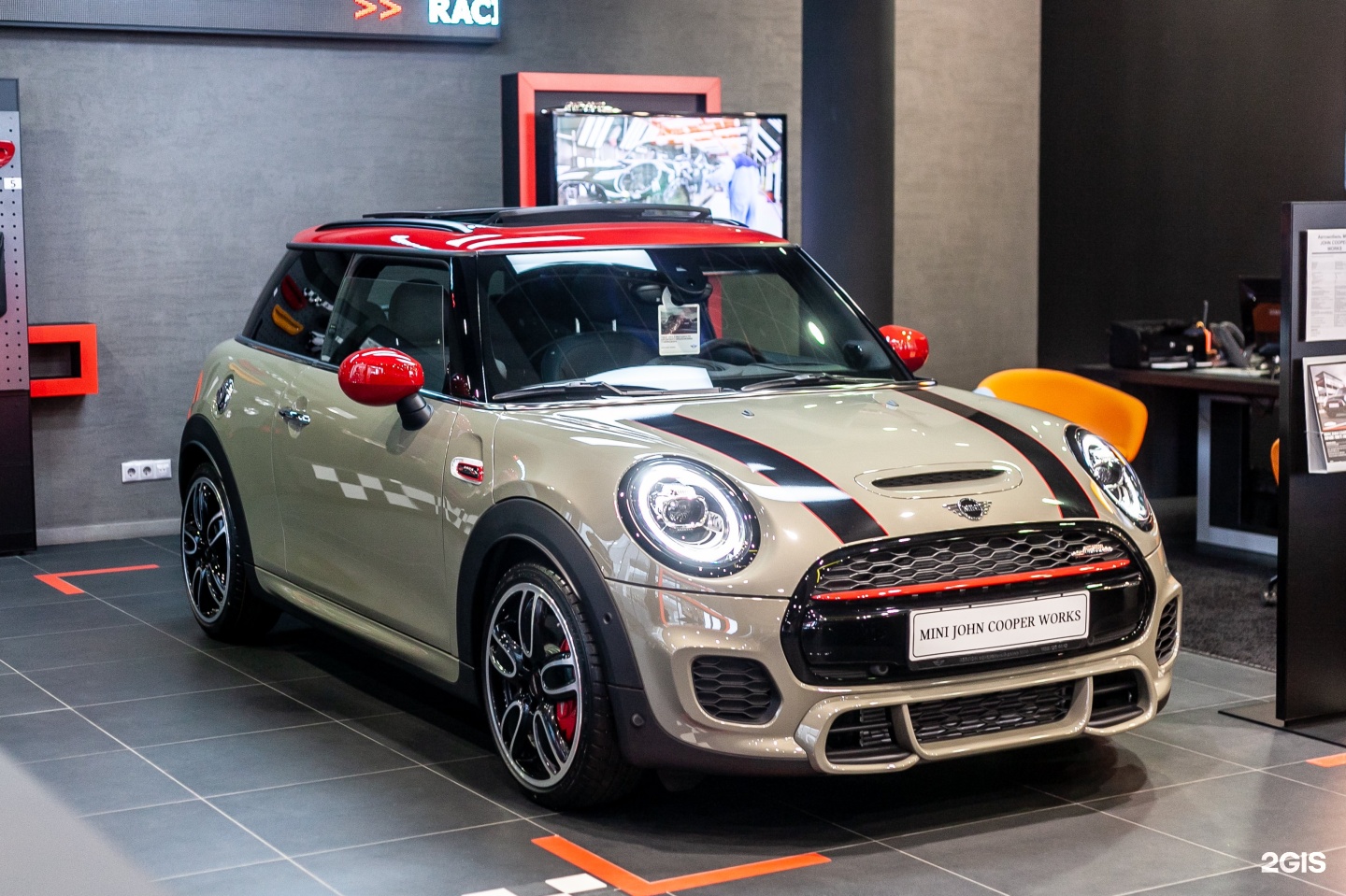 Мини волгоград. Mini Cooper avilon. Автосалон Mini Cooper в Екатеринбурге.