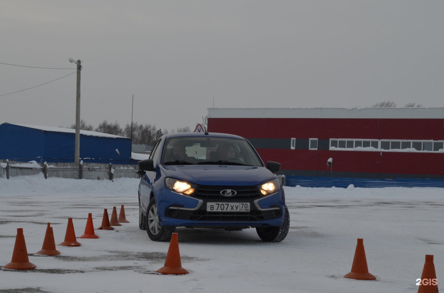 Автокурсы томск. Центральная автошкола Нефтекамск. Автошкола Автомобилист Оренбург. Автошкола Автомобилист КАМАЗ.