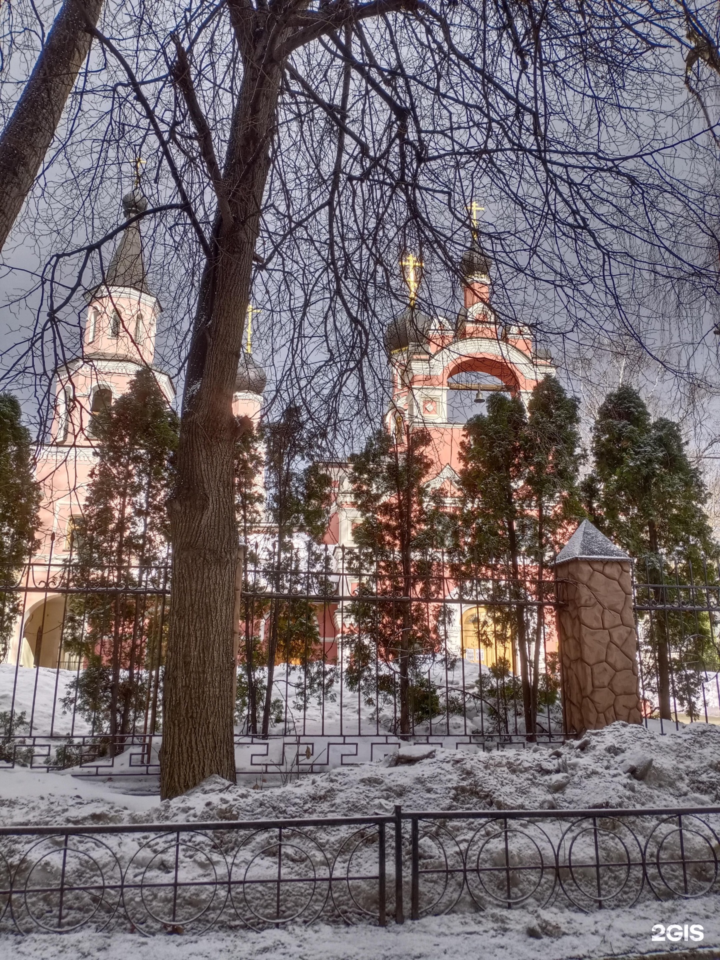 Храм скоропослушницы ходынском. Донской монастырь в Москве. Храм Боголюбской иконы Божией матери. Боголюбская Церковь Пушкино. Донской монастырь в Москве зимой.