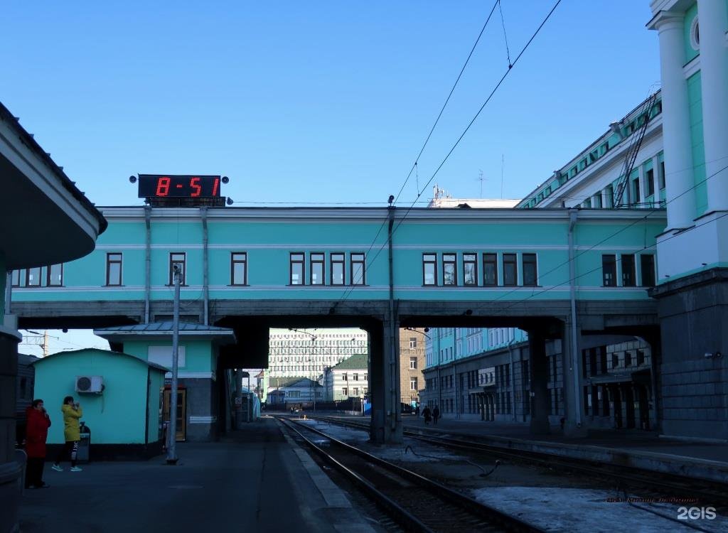 Экспресс пригород новосибирск. Экспресс-пригород, Новосибирск, улица Дмитрия Шамшурина, 41. Новосибирск Пригородный вокзал 1995 год. Пригородные станции Новосибирск. Пригородный вокзал Новосибирск 80 годы.