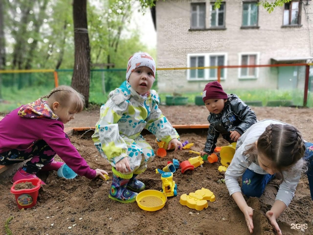 Детский сад хабаровск. Сад Урицкого Колпино. Хабаровск детский сад 143. Детский сад 51 Хабаровск. Детский сад Урицкий Энгельс.