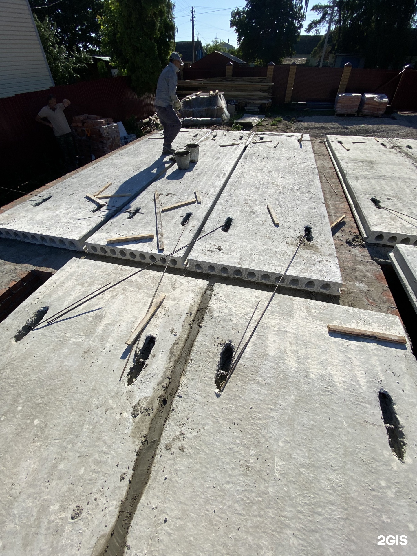 Тульская строительная компания тула. Стройматериалы в туле. Индивидом тула. Стройка в туле. Проект z10 одноэтажный дом с мансардой.