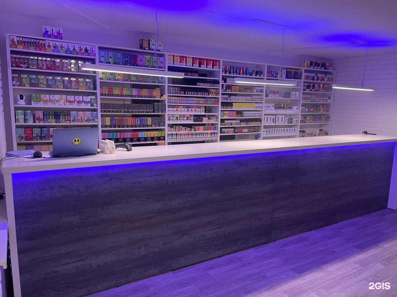 Октопус шоп. Осьминог пиктограмма. Вейп шоп холмск. Осьминог значок. Октопус для акваланга alpea.