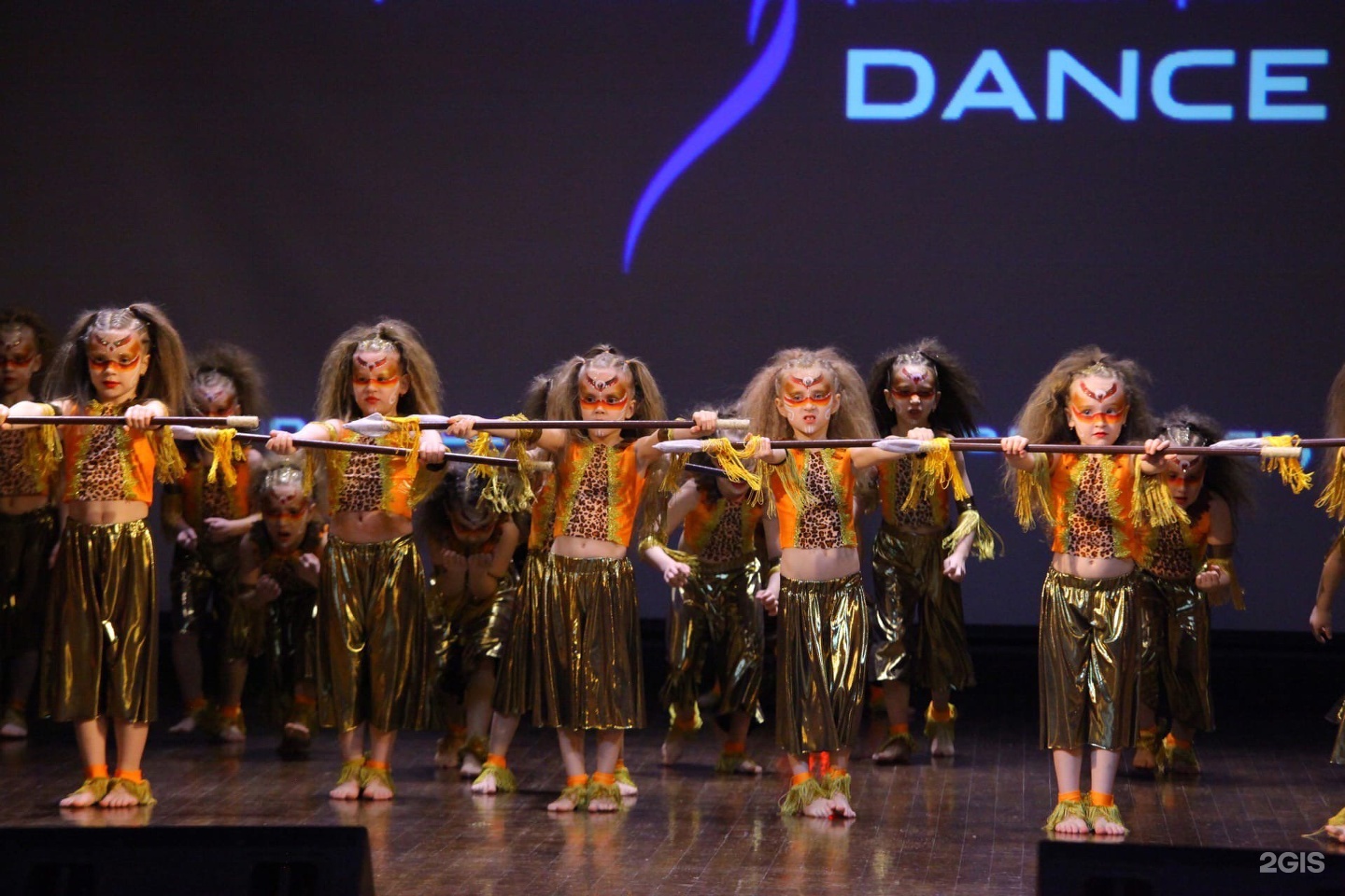 Танцы королев юбилейный. Танцевальная студия мытищи. Танцевальная студия мытищи. Танцы королев юбилейный. Школа танцев акварель мытищи.