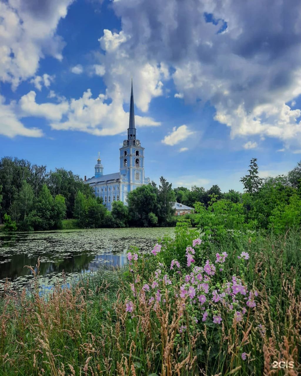 Петропавловский парк Ярославль