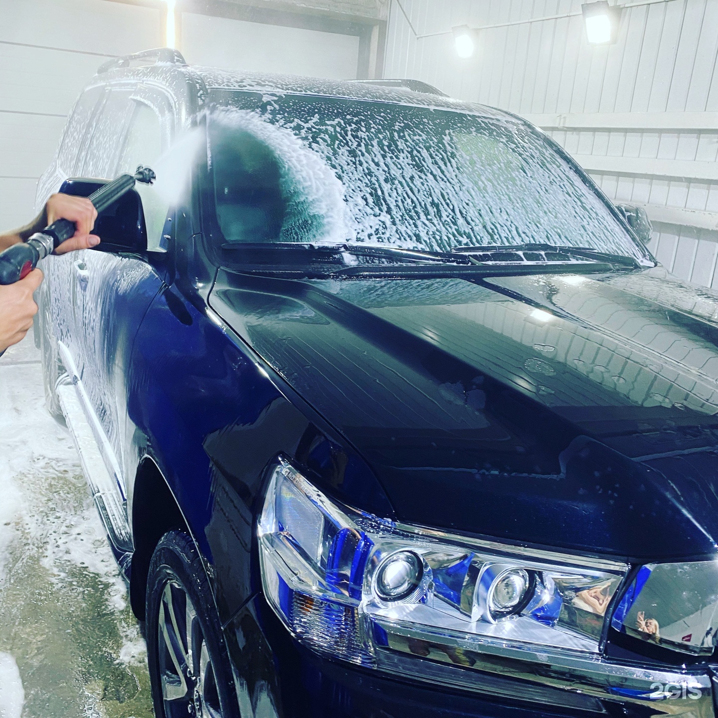 Мойка алматы. Автомойка фон. Автомойка на Закирова. Car Wash.