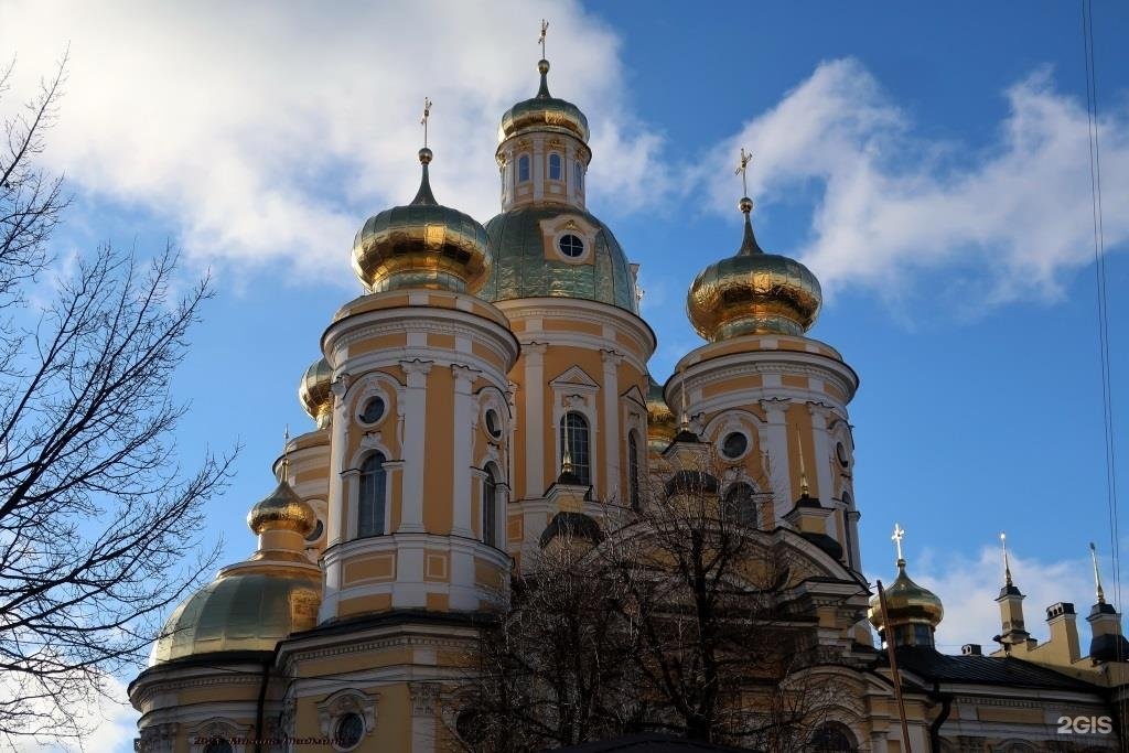 Владимирский собор и метро Владимирская