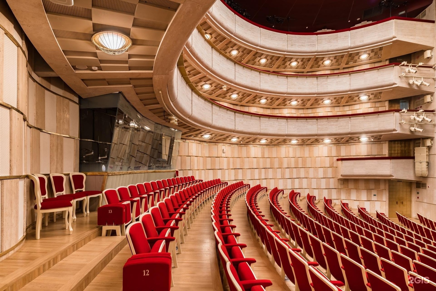 Театр академии танца бориса эйфмана фото зала