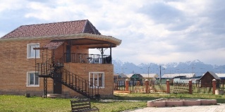 Жемчуг: Турбаза Мунгэн Сэргэ