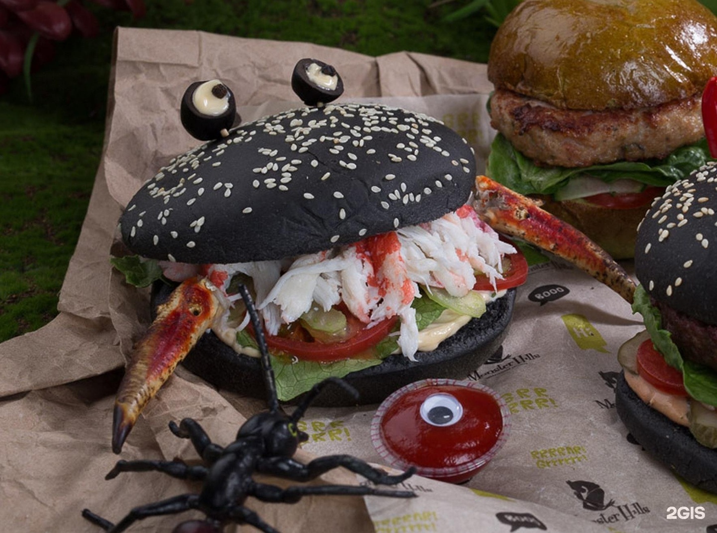 Burgers and crabs. Кафе Monster Hills. Ресторан Монстер Хиллс в Москве. Монстер Хиллс Ривьера. Monster Hills ресторан Ивлева.