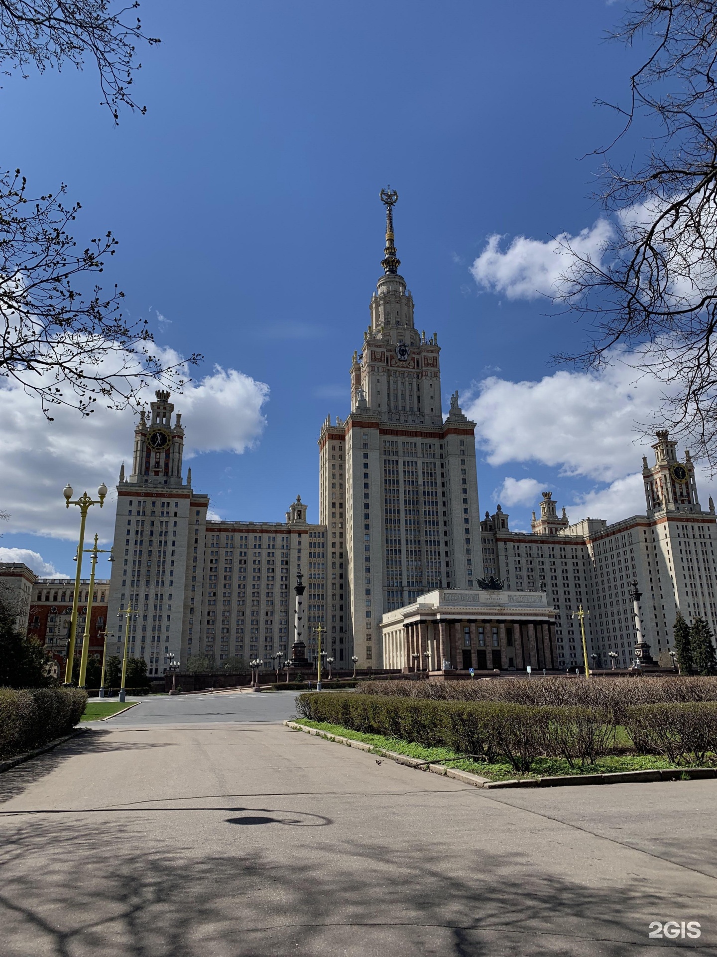 универ ломоносова в москве