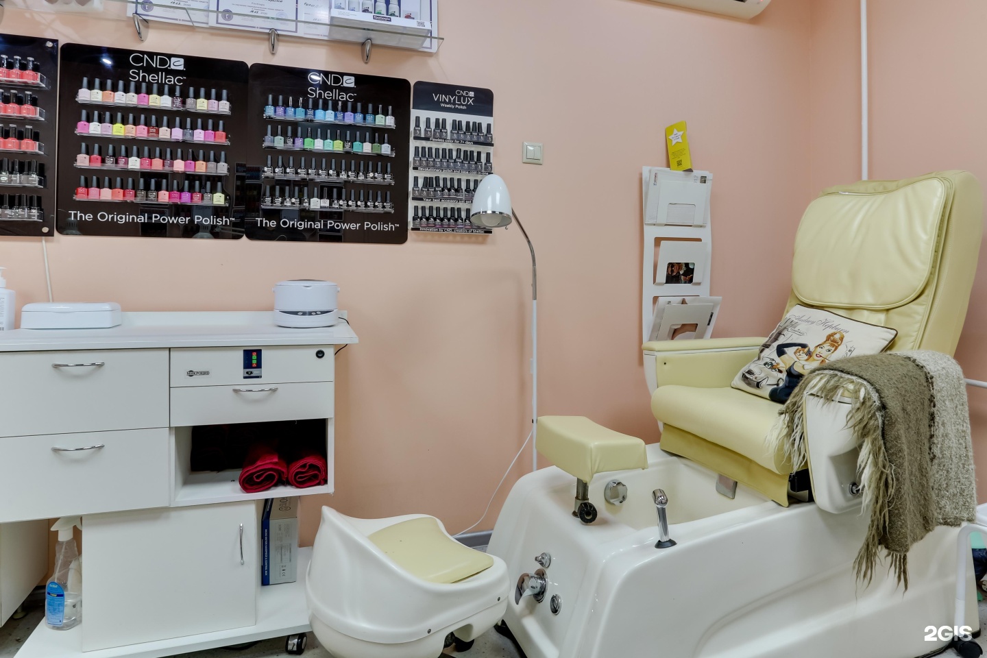 Студия одри. Odri studio. парикмахерская мойка одри. veske studio odry. veske studio odry, коричневый фото.