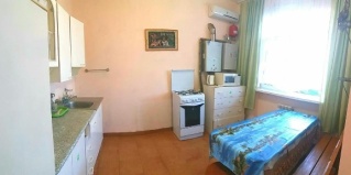 микрорайон Вардане: Гостевой дом Кристалл