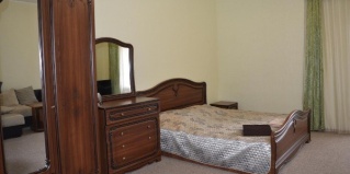 Астрахань: Отель Золотой джин