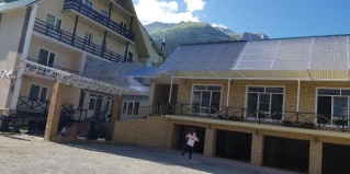 Домбай: Отель Адель