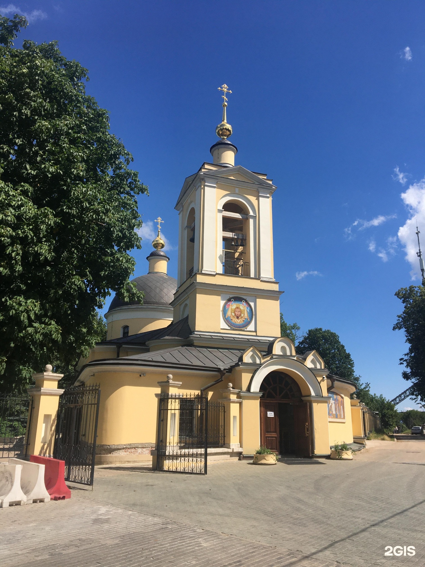 Храм живоначальной троицы на воробьевых горах