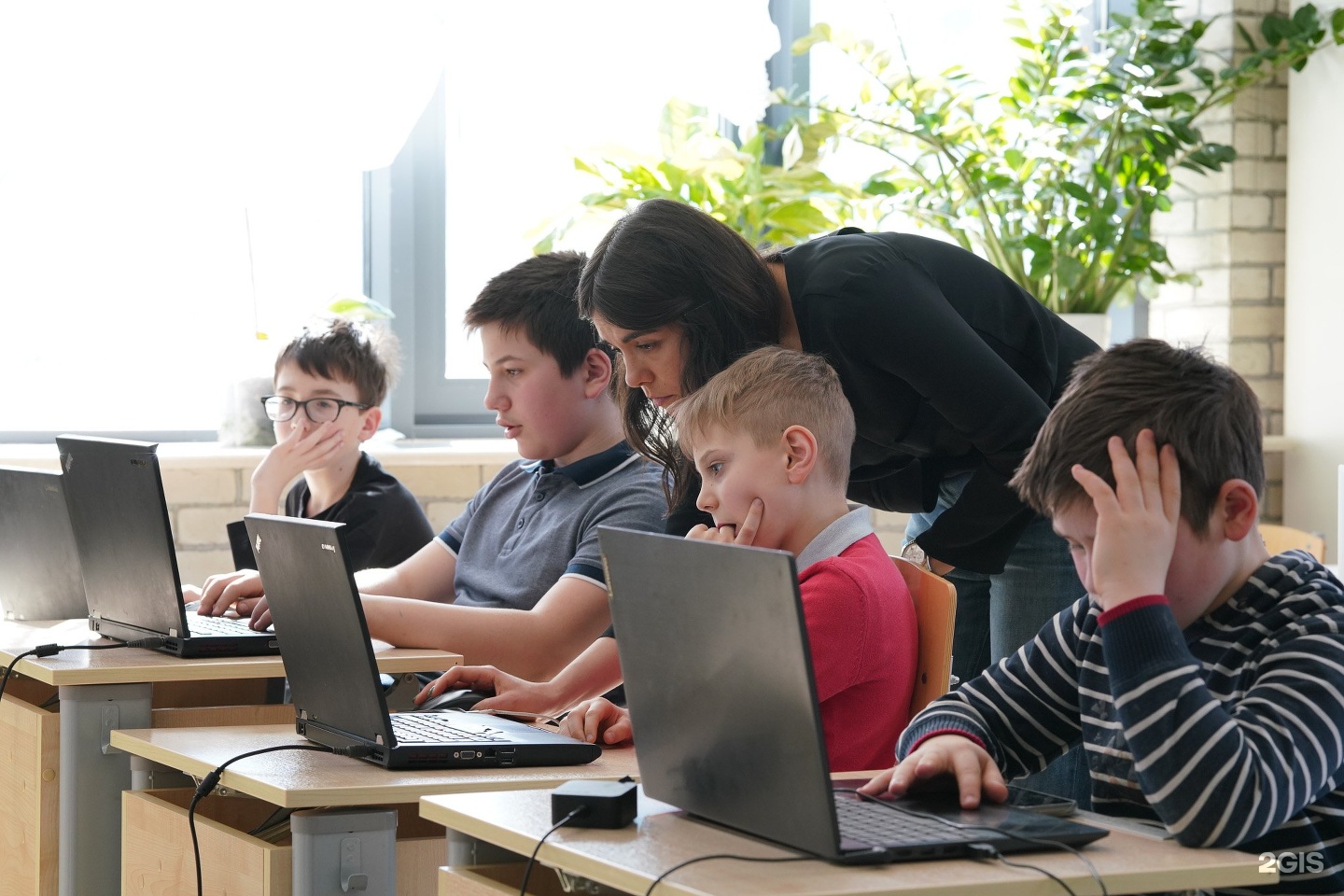 Алгоритмика московский. Алгоритмика московский. Алгоритмика московский. Брусилова 21 школа программирования. Алгоритмика московский.