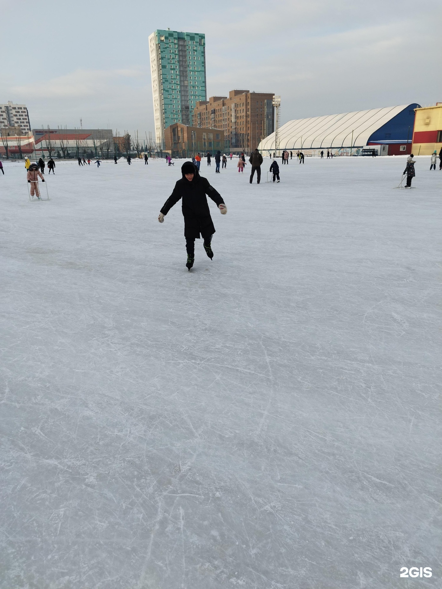 каток рассвет красноярск 2023. каток рассвет красноярск открытый. каток локомотив котлас. каток рассвет красноярск 2023. ледовый дворец рассвет красноярск.