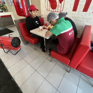 Фото от владельца KFC, сеть ресторанов быстрого питания