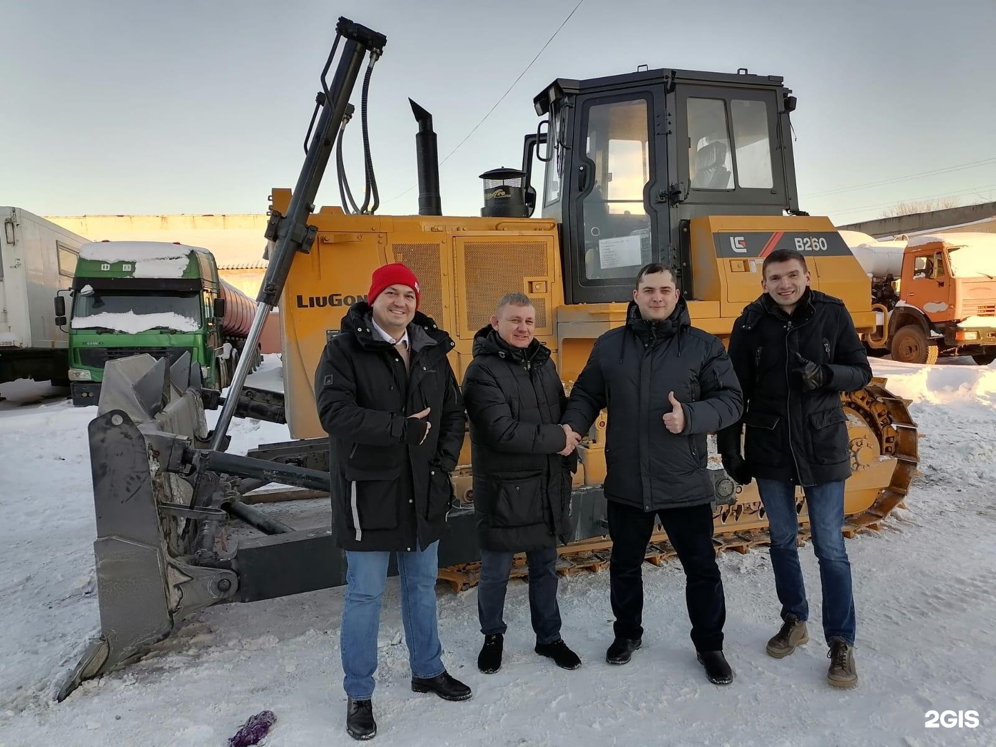 Юг машинери краснодар. Синара транспортные машины лого. Хит машинери логотип. Юг машинери. Yug machinery.