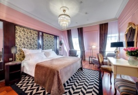 Отель Dom Boutique Hotel в Санкт-Петербурге