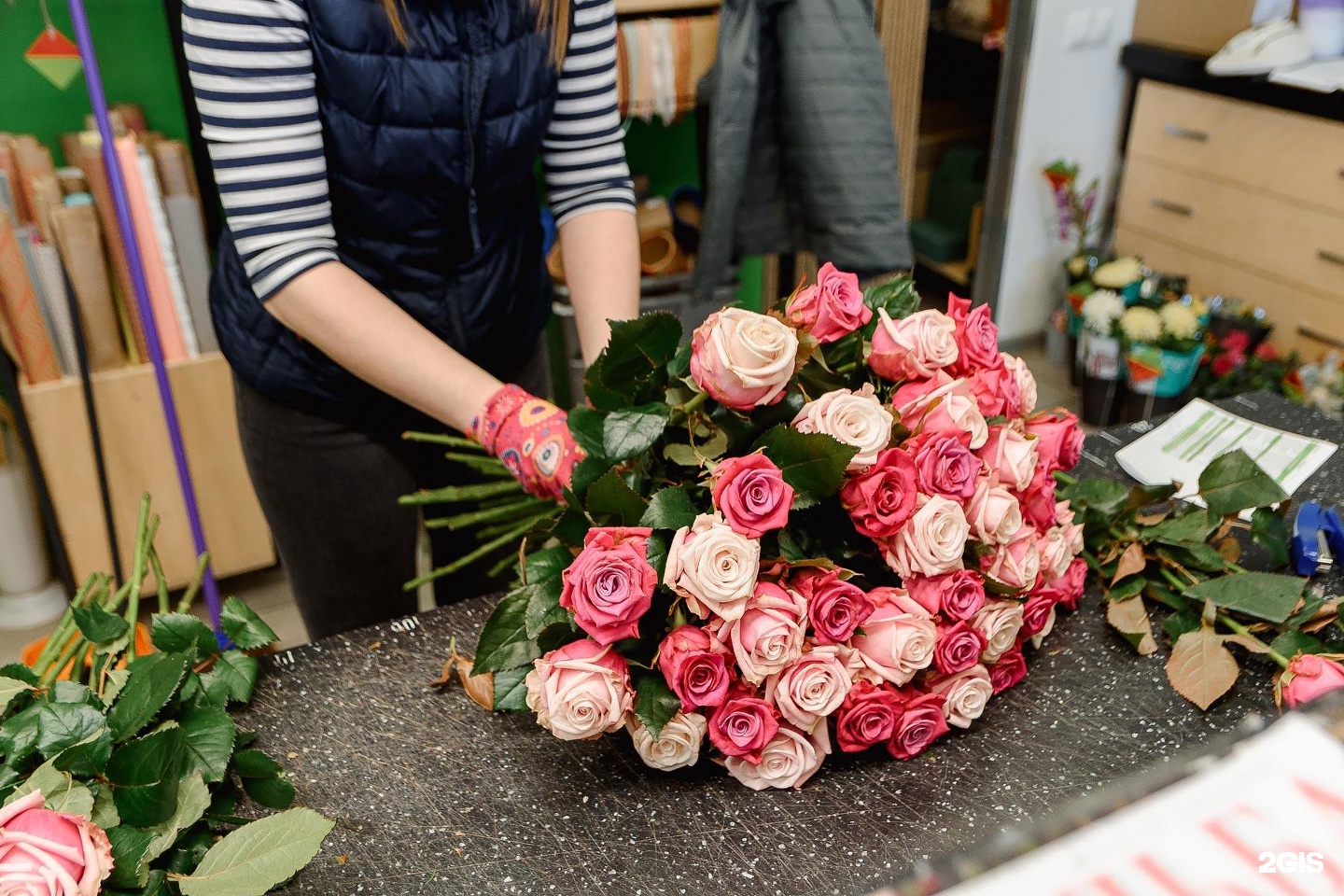 Магазин цветов воткинск цветобаза