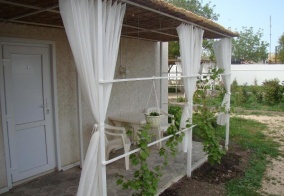 Вed & breakfast VillaPetra в Должанской