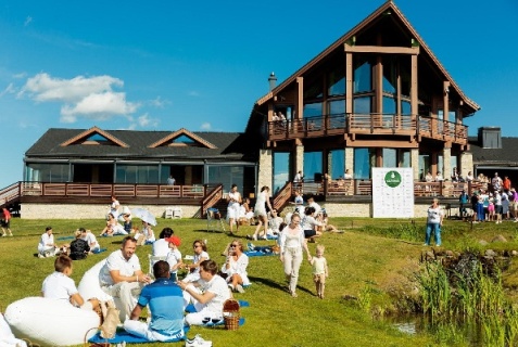 Лопухинка: Отель Gorki Golf&Resort