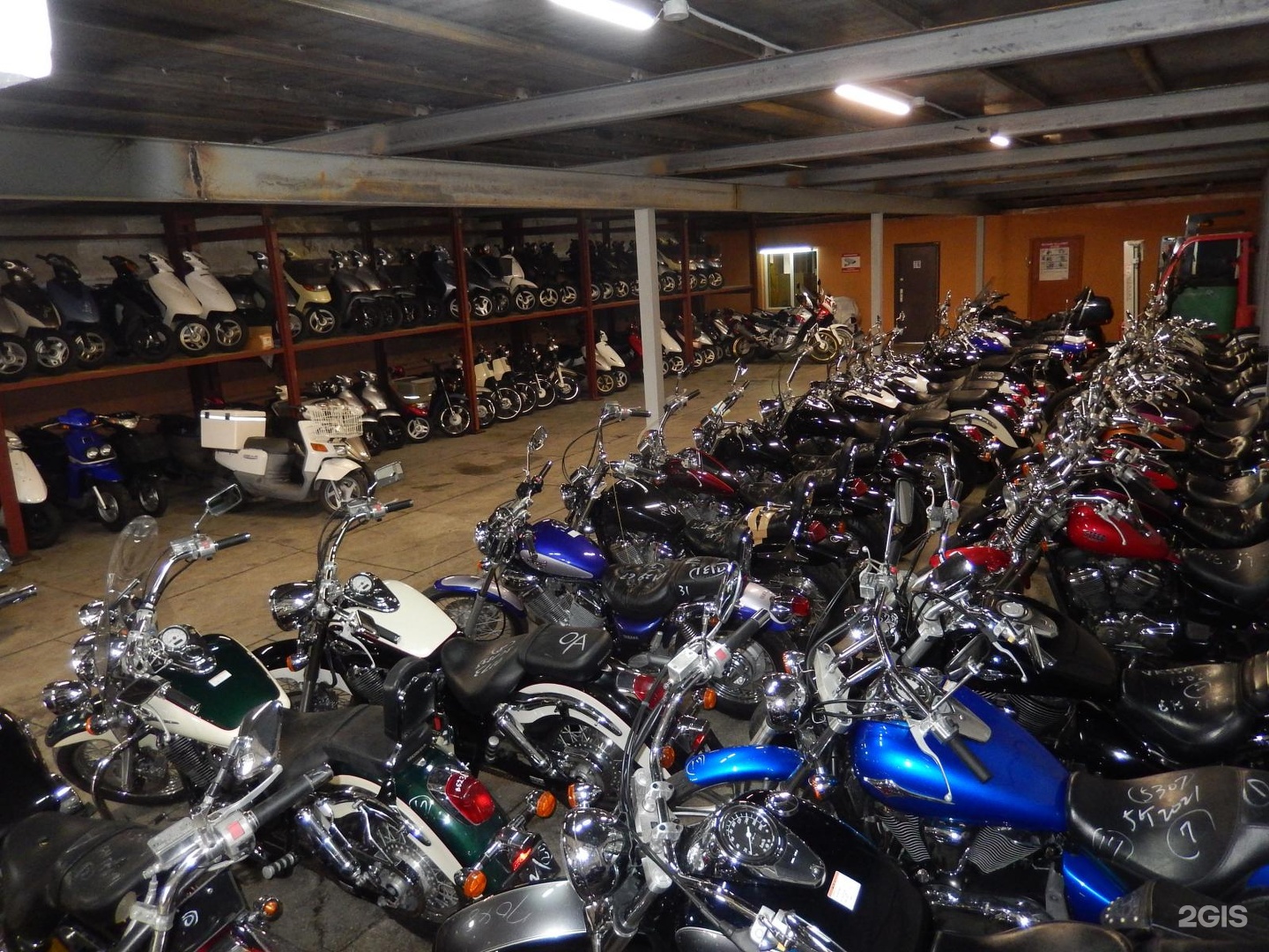 Купить мотоцикл в омске области. Магазины мототехники в Омске. Мото магазин Сосновка. Япония ТРЕЙД мотоциклы. Салон мотоциклов в Омске.