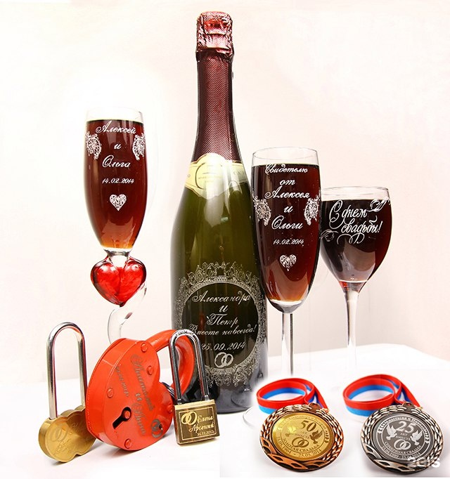 бокалы для шампанского. шампанское новосибирск. шампанское новосибирск. моёт шандон империал брют 0. игристое вино.