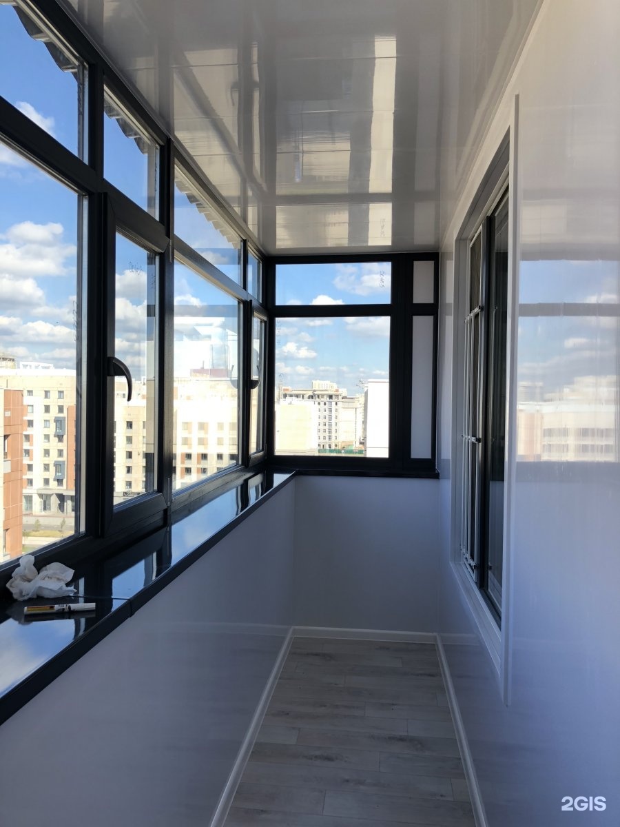 интерьер балкона. балкон школы. интерьер стеклянного балкона. балкон отделка саратов под ключ. полубалкон полулоджия.