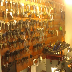 Фото от владельца Мастерская по изготовлению ключей и заточке маникюрных и парикмахерских инструментов