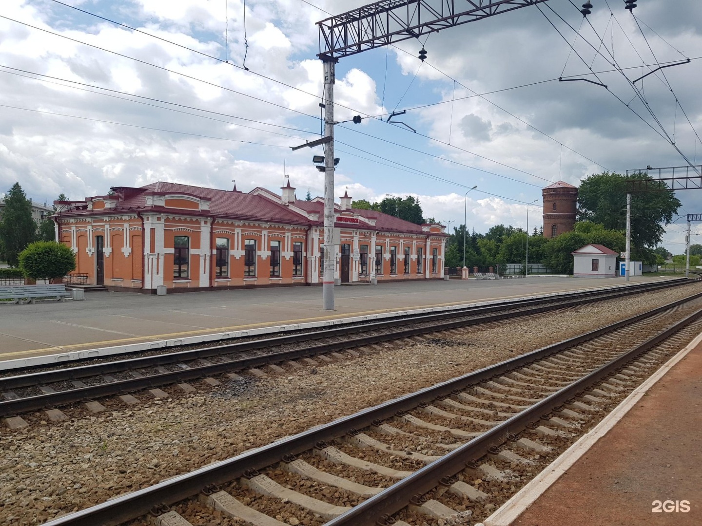 Электричка ялуторовск заводоуковск. Железнодорожный вокзал, Ялуторовск. ЖД вокзал Ялуторовск. Ялуторовск ЖД станция. Ялуторовск Тюменской ЖД вокзал.