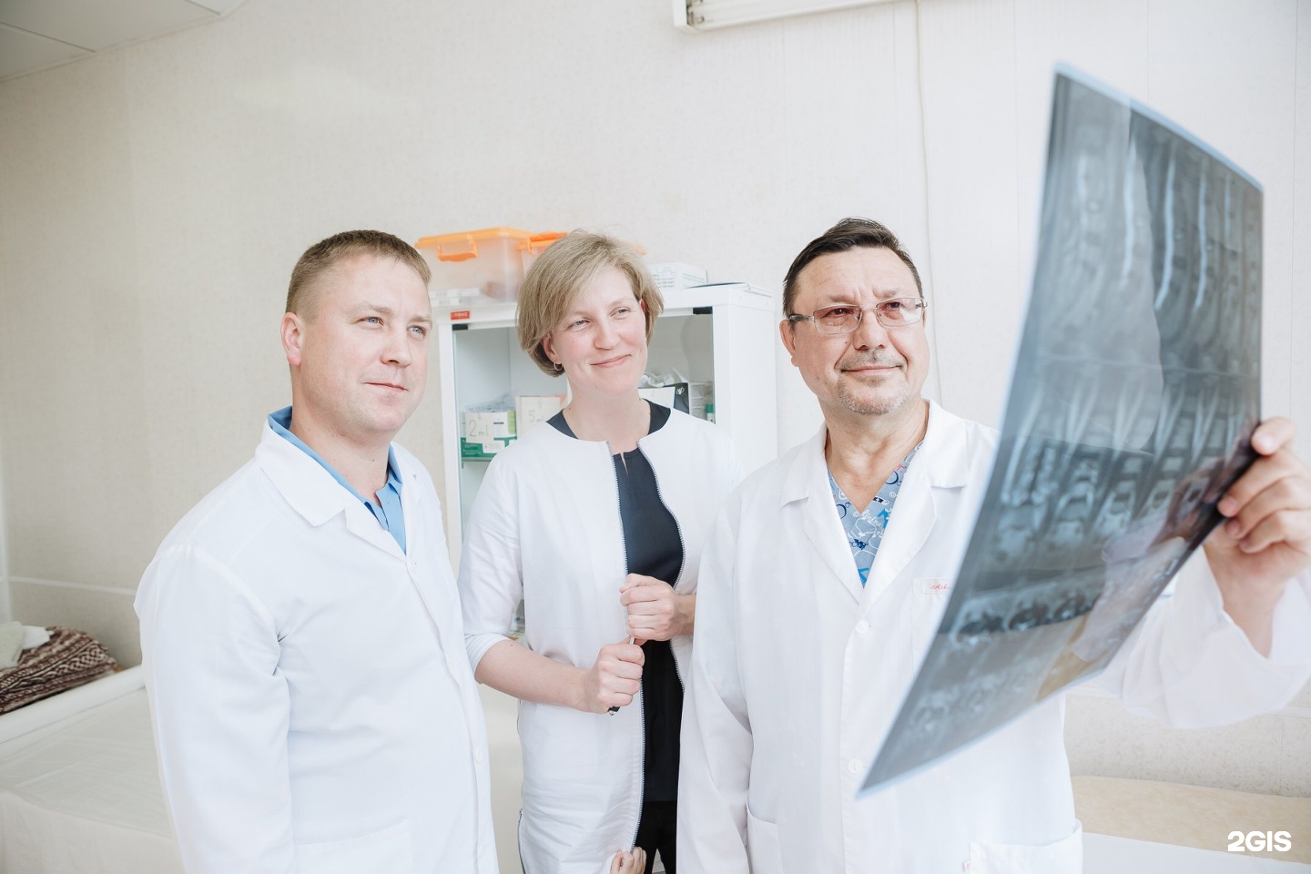 Дискотерапия плюс. Дискотерапия плюс. Дискотерапия плюс пермь. Дискотерапия плюс. Газеты звезда 13 пермь медлайф.