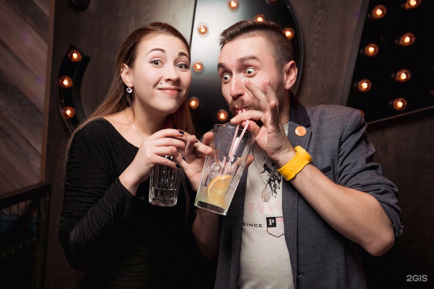 Эстрада самара. Дресс код в небар. Караоке холл студио 57 самара. Марсель сочи. Клуб домино казань.