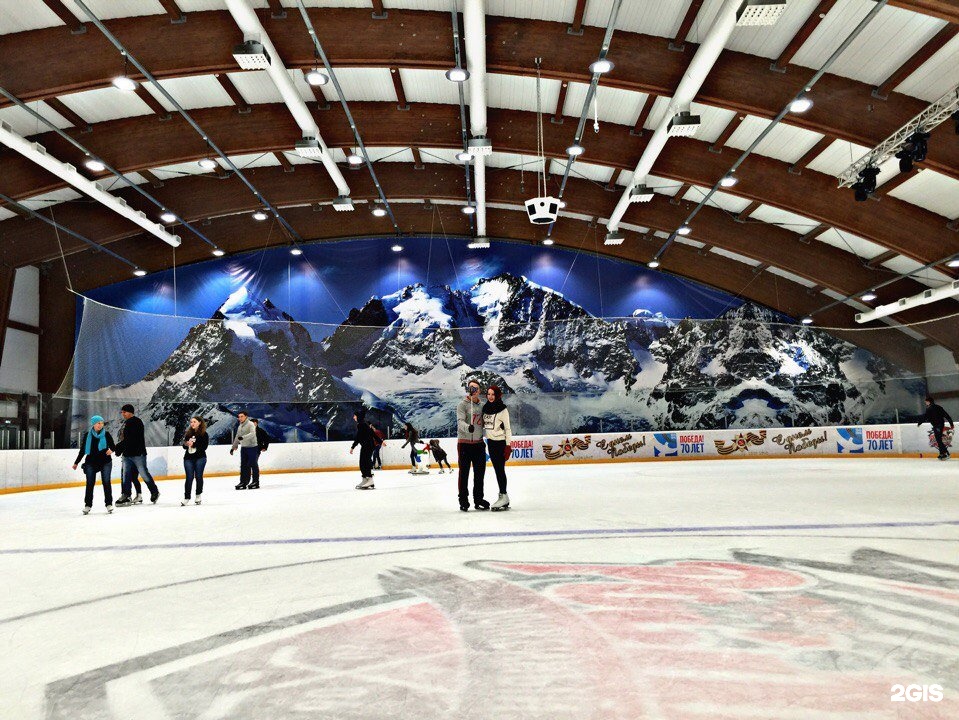 Айс ростов. Айс Арена (спортивно-развлекательный комплекс). Ледовый каток Ice Arena. Ледовый дворец Ростов на Дону. Ледовый дворец в Ростове айс Арена.