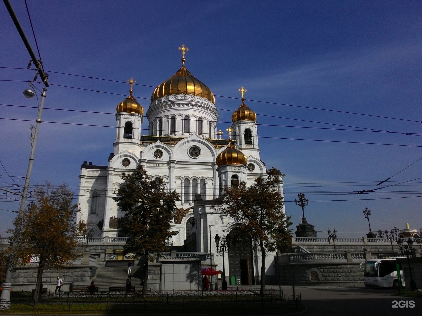 Москва волхонка 15. Храм Христа Спасителя. Храм Христа Спасителя в Москве с Волхонки. Храм Христа Спасителя в Москве метро.