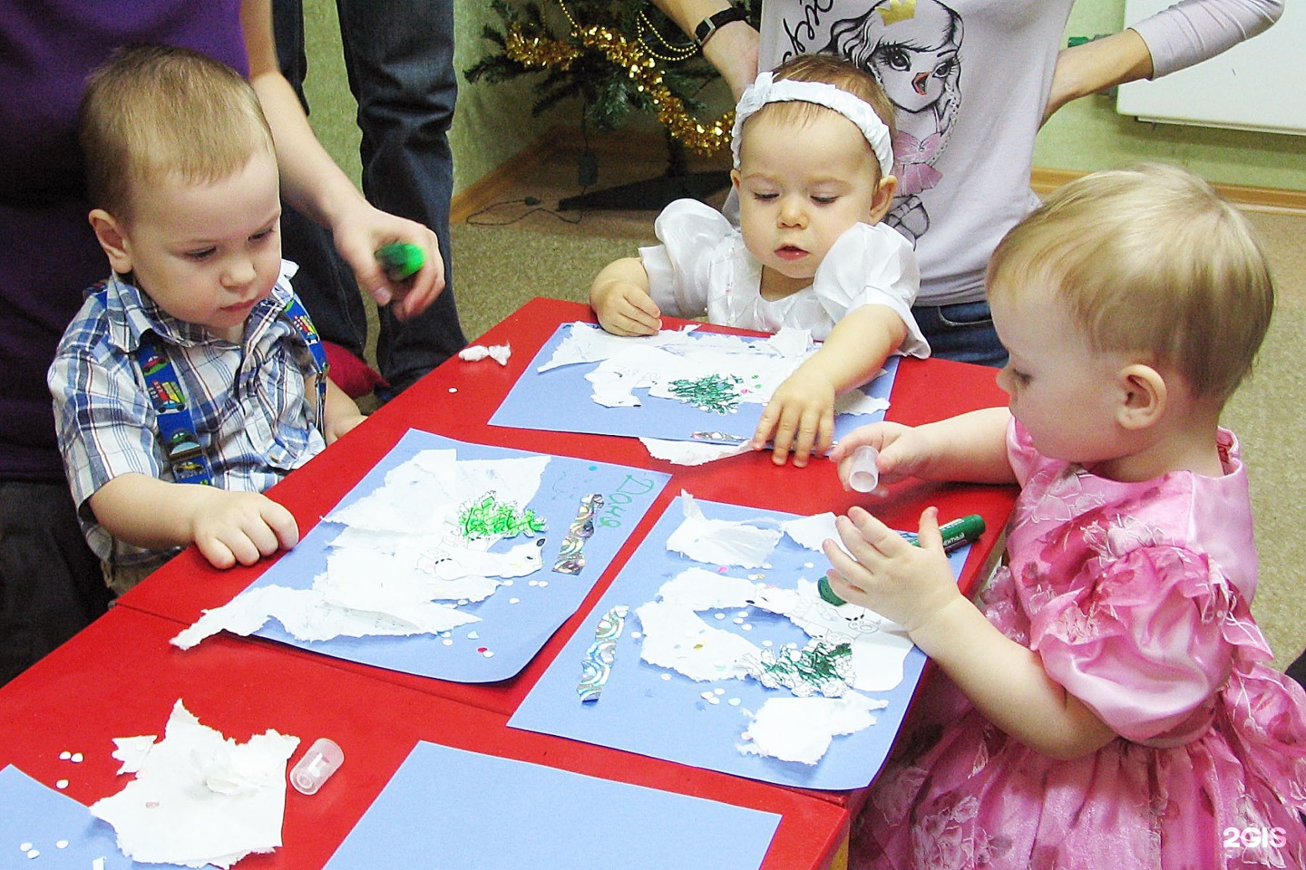 Мир чадо. Творческая мастерская с детьми 2-3 лет в детском саду. Художественное творчество для малышей. Творческая работа для малышей. Творческая мастерская с детьми 3-5 лет.