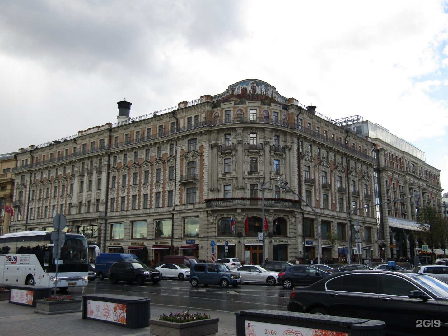 Москва ул моховая 15. Националь на Моховой. Моховая 15 Москва. Тверской район. Тверской район Москвы.