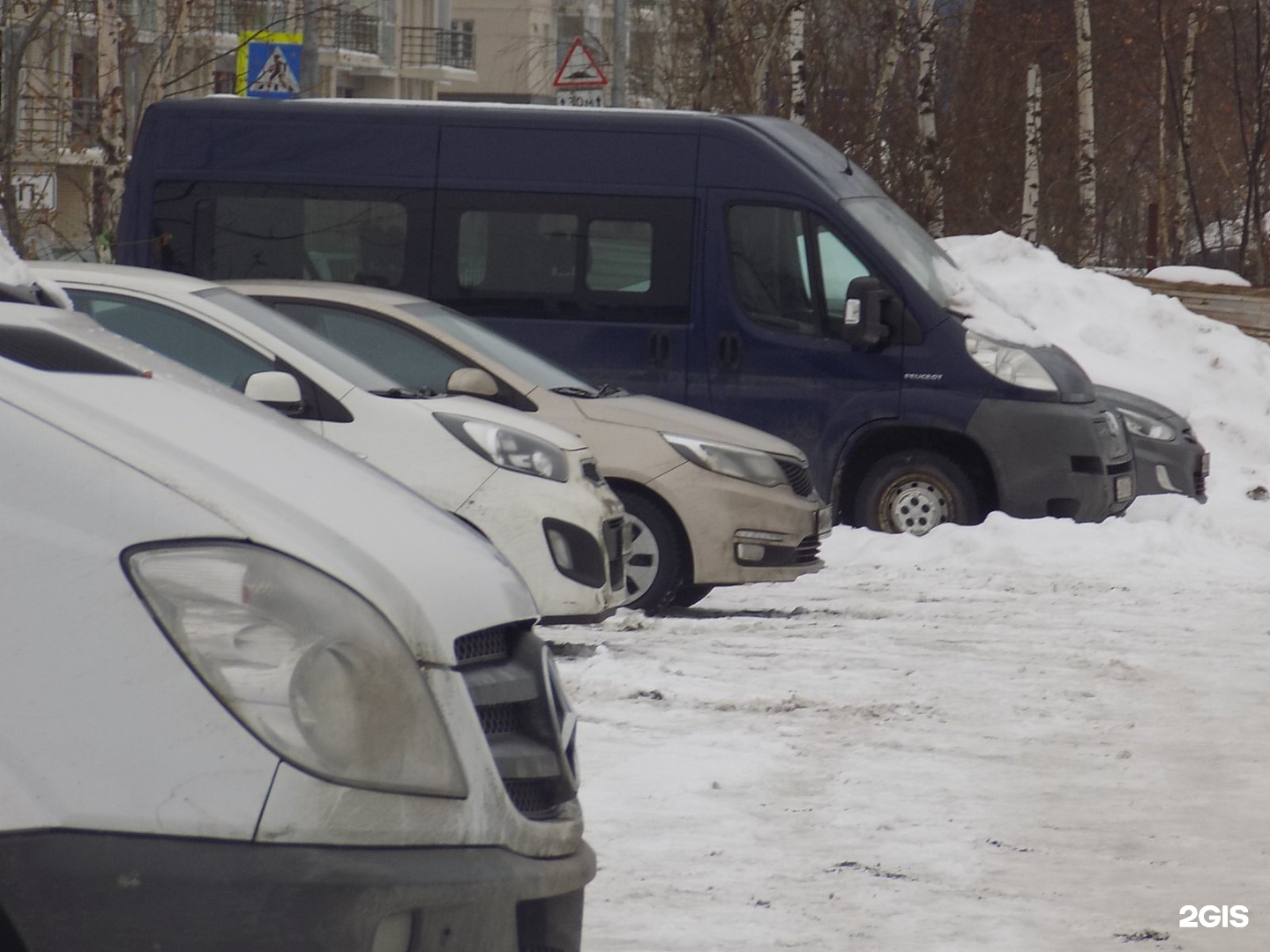 Парковка внуково отзывы. Парковка в поселке. Парковка пик. Парковка с селе. Парковка Внуково фото.